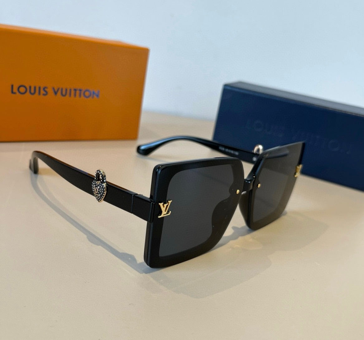 Louis Vuitton Escape Square Black Sunglasses
